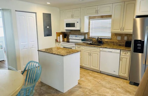 Goodland House | Waterfront 3-BR, 2-BA Pet Friendly Vacation Rental 5 mi to Marco Island