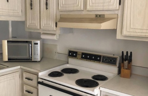 Island Estate Condo | Waterfront Florida Condo. 3 to 6 month rental.