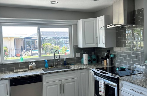 Edgewater House | Waterfront Getaway in Charming Beach Town!