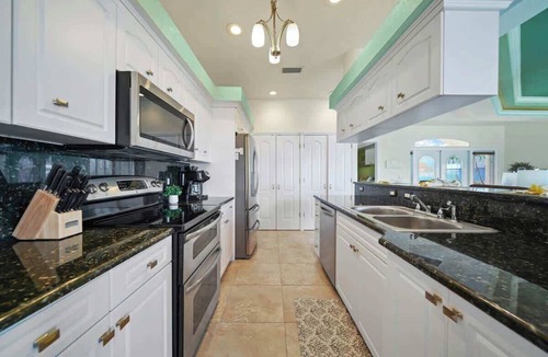 Burnt Store Isles House | Waterfront home W/courtyard pool