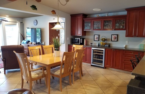 Bahia Vista House | Waterfront Luxury Oasis - Steps to Beach - Kayaks, Private Dock & Patio 🏖