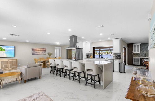 Eight Lakes House | Waterfront Luxury with Private Pool & Billiards! Spacious Chef`s Kitchen – Perfect for Families!