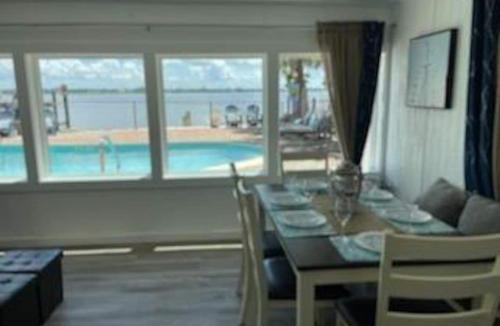 Englewood Villa | Waterfront Mermaids Retreat Charms! Pool & Bay