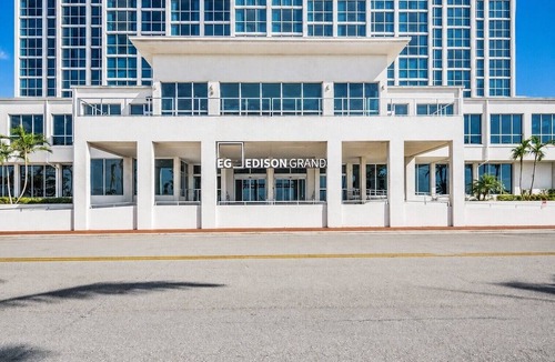 Downtown Historic District Apartment | Waterfront Retreat in Downtown Fort Myers
