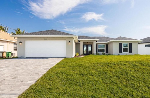 Burnt Store House | Waterfront - Villa Sand Castle - Roelens Vacations