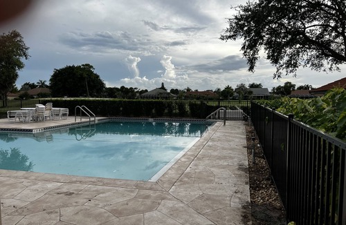 Bonita Springs Condo | Waterview Spanish Wells 2 Bdrm plus Den , 2 Bath Fully Furnished Condo. Sleeps 6