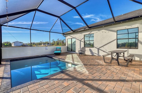Oakland Hills Villa | Waterview Villa With Heated Pool