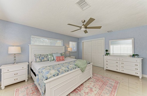 Bradenton House | Welcome to Coastal Heaven Pool & Games 4BR 6 miles to the beach!