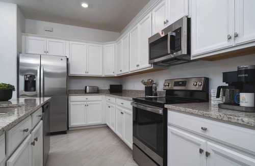 River Hall House | Welcome to your home away from home in Fort Myers, Florida!