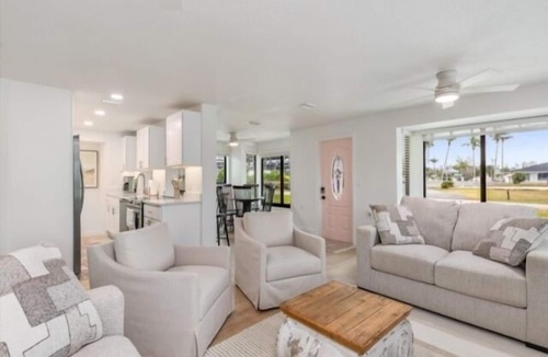 Grove City House | Welcome to your perfect seasonal escape