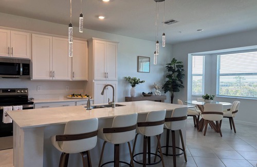 Venice Condo | WELLEN GOLF & COUNTRY CLUB GATAWAY In a Modern Style 2 bd Condo