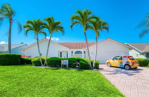 Eight Lakes House | Wischis Florida Home - Dolphin Bay