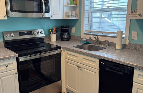 Treasure Island Cottage | Your Beach Cottage Getaway! 'Come and enjoy our sand and sunsets '