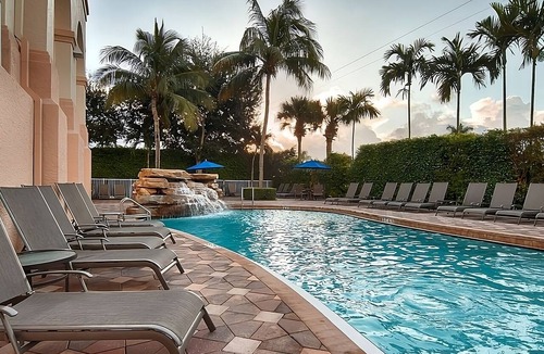 Park Shore Hotel | Your Favorite Part of the Trip Might Be This Stay! Outdoor Pool, Free Parking!