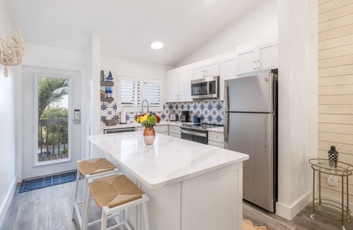 Captiva Apartment | Your Home Away From Home! 2 Classy Villas, Beach, Free Access to Tennis Court
