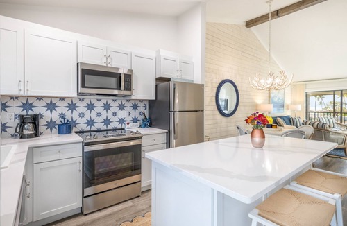 Captiva Apartment | Your Home Away From Home! 2 Classy Villas, Beach, Free Access to Tennis Court