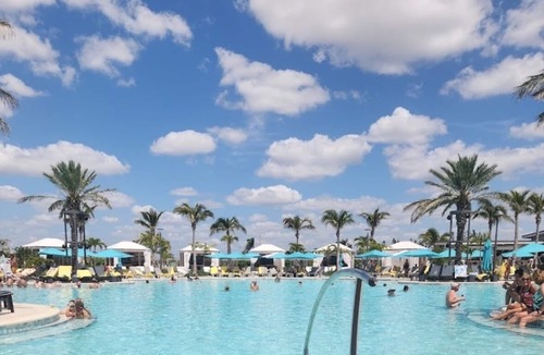 Port Charlotte Villa | Your Sunshine Retreat. Only seasonal rentals 3 month minimum stays