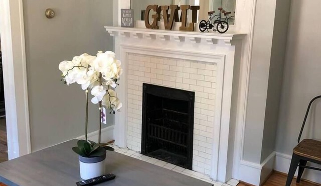 10 Adorable Earle Apartment- Free Downtown Trolley
