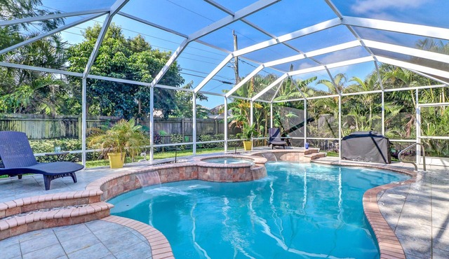 125/n from 250/n ! in June, Naples Park, Heated Pool, Jacuzzi, close to beach !