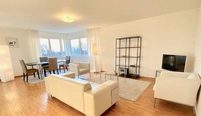 144 * Your bright and spacious apartment by the lake in Lausanne