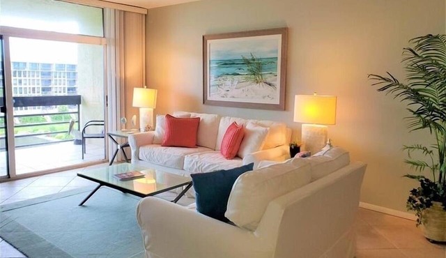 2/2 Condo LBK, Pool, Fitness, Tennis
