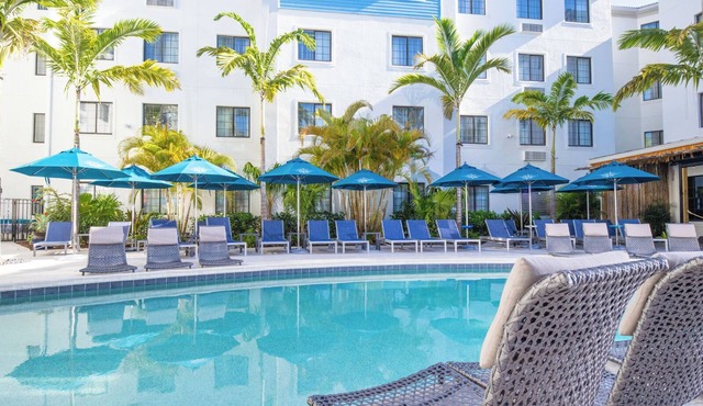 2 Elegant Studio Suite Perfect w/Free Breakfast
