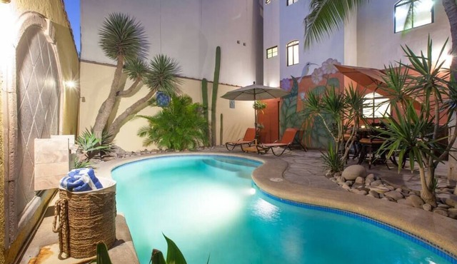 20 ft to malecón, downtown, private Pool in La Paz