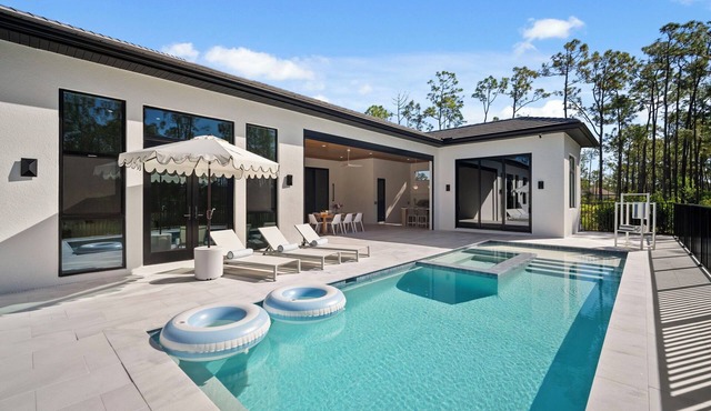 2025 Luxury Home w. Resort Style Pool & Outdoor Space - Perfect For Group Stays!