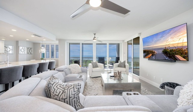 20th Floor 3BR Luxury Condo, Stunning Gulf Views, New Pool, Gym & Social Rooms