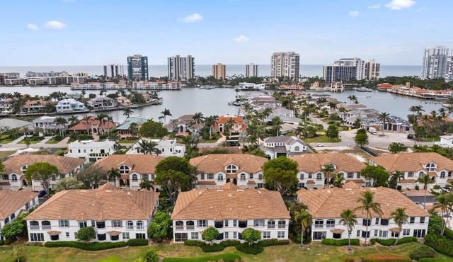 2701 Colonade at Park Shore Condo