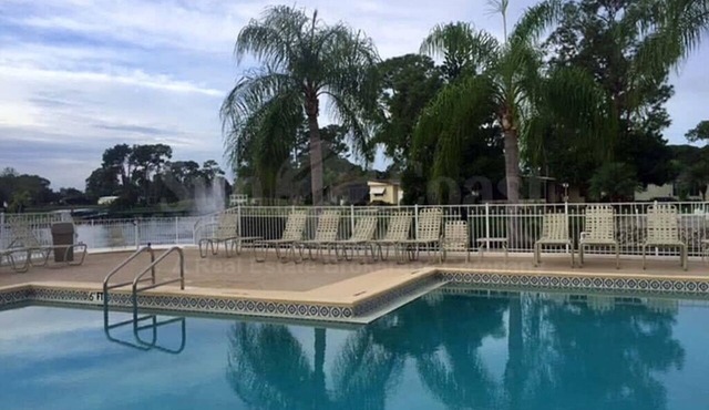 2br 2ba Home in Lake Fairways Country Club