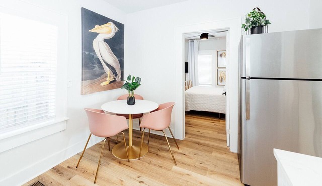 2BR Furnished Apartment - Monthly Stays - Downtown St Petersburg in St. Petersburg