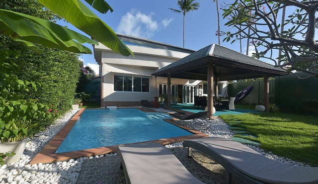 3 Bed Beachside Villa with Private Pool in Walled Garden 25 Mtres from Beach in Koh Samui