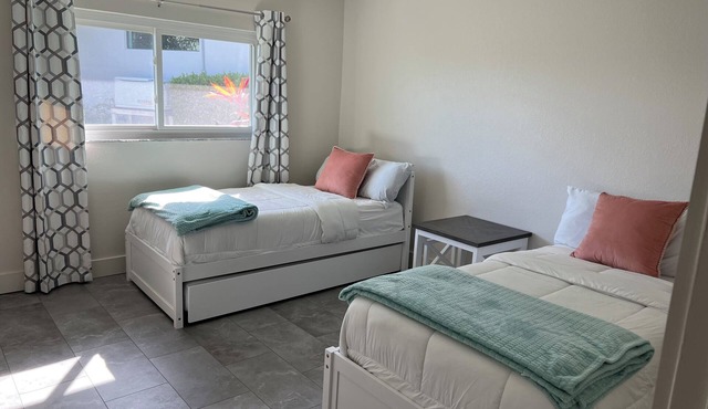 3-bedroom house in peaceful Cape Coral with Gulf access.