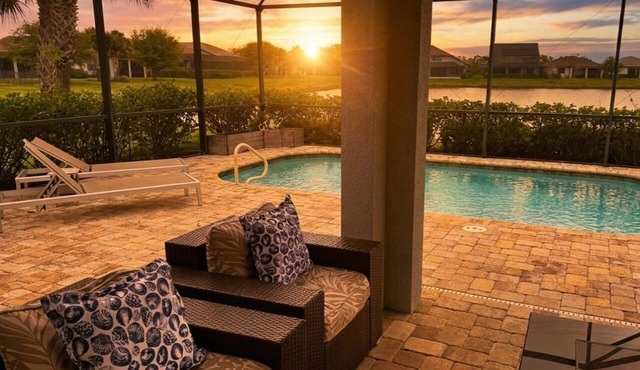 3BR Lakeside Retreat with heated pool/1 month min.