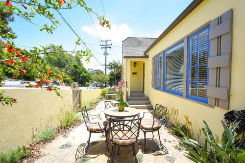 4 Bdr 2 Bth in heart of Hilcrest 10 minutes from balboa park in San Diego