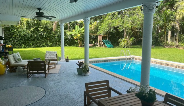 4-bedroom family house in perfect Palmetto Bay near Coral Reef Park
