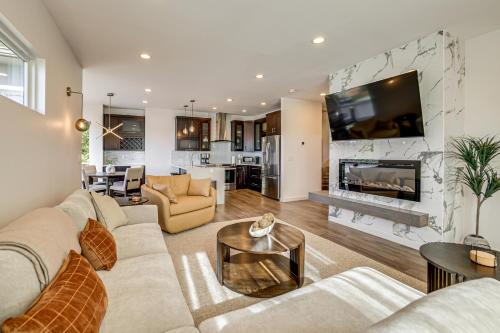 4 Mi to Dtwn Greenville: Group-Ready Home w/Yard