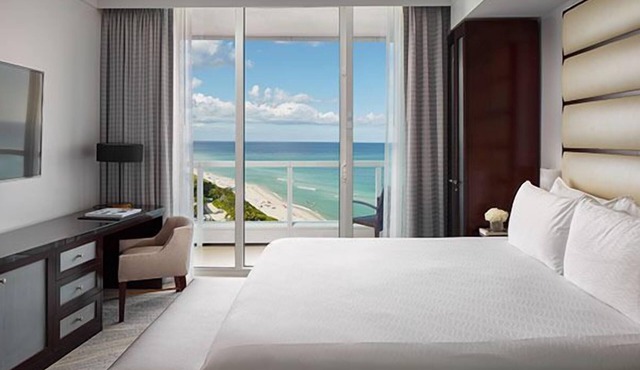 4 x Sorrento Oceanview One Bedroom Accommodation at Fontainebleau Miami Beach