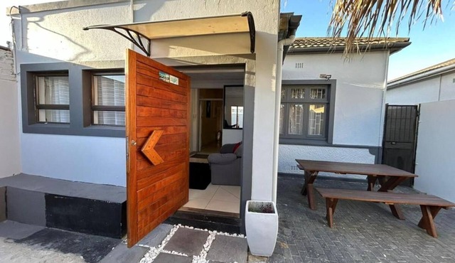 57 On Wynne- STANDAR UNIT 3 in Cape Town