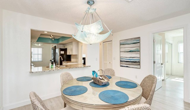 Absolute Anna Maria-Private Beach Access-Beach 1 Minute Walk-Heated Pool-Free Wi