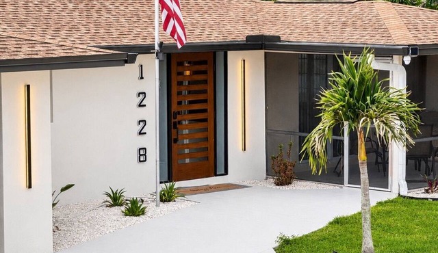 ALL NEW MODERN 3-BED 2-BATH SWIMMING POOL HOUSE IN VENICE 6 BEACHES NEARBY