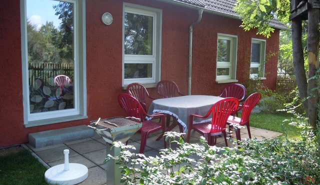 Apartment 2, 2 bedrooms with double bed, 2 extra beds (1 x bedroom, 1 x living area). in Kranichfeld