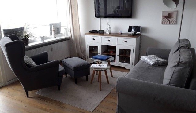 Apartment "Beachfront with sea view and sunny balcony" in Borkum