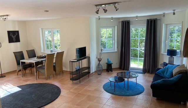Apartment 'Ferienwohnung Taunusglück' with Private Terrace, Private Garden and Wi-Fi in Glashütten