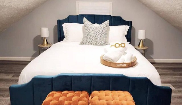 Attic Retreat Within 5 Mins of the Westside Market in Cleveland
