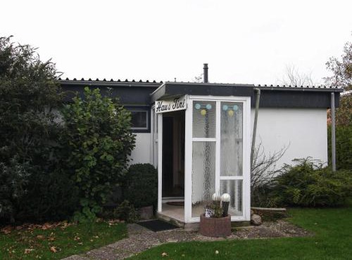 Attraktiver Bungalow in Warwerort an der Nordsee in Warwerort