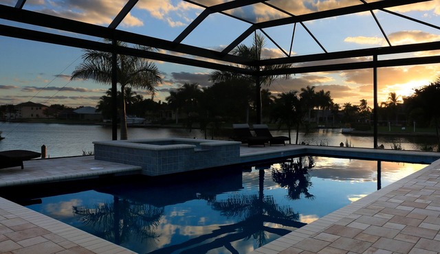 Bahama Breeze-Location! Great Views Above Intersecting Canals w Short Gulf Acces