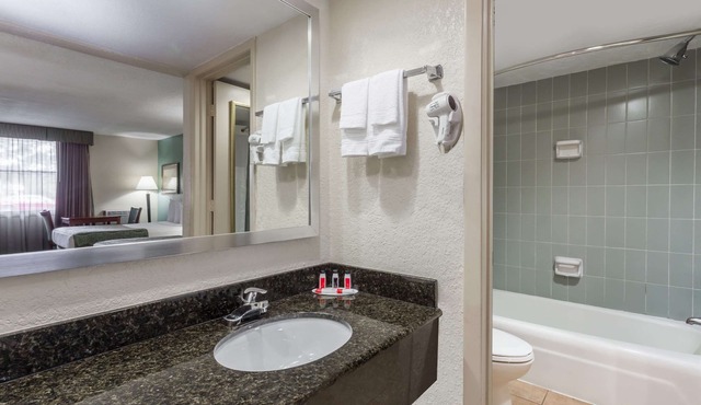 Baymont by Wyndham Sarasota