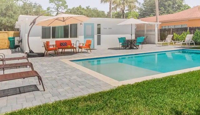 Beach Bliss: Heated Pool, 2.7Miles to Beach, Free Parking 🌊🌴 #RelaxationAwaits